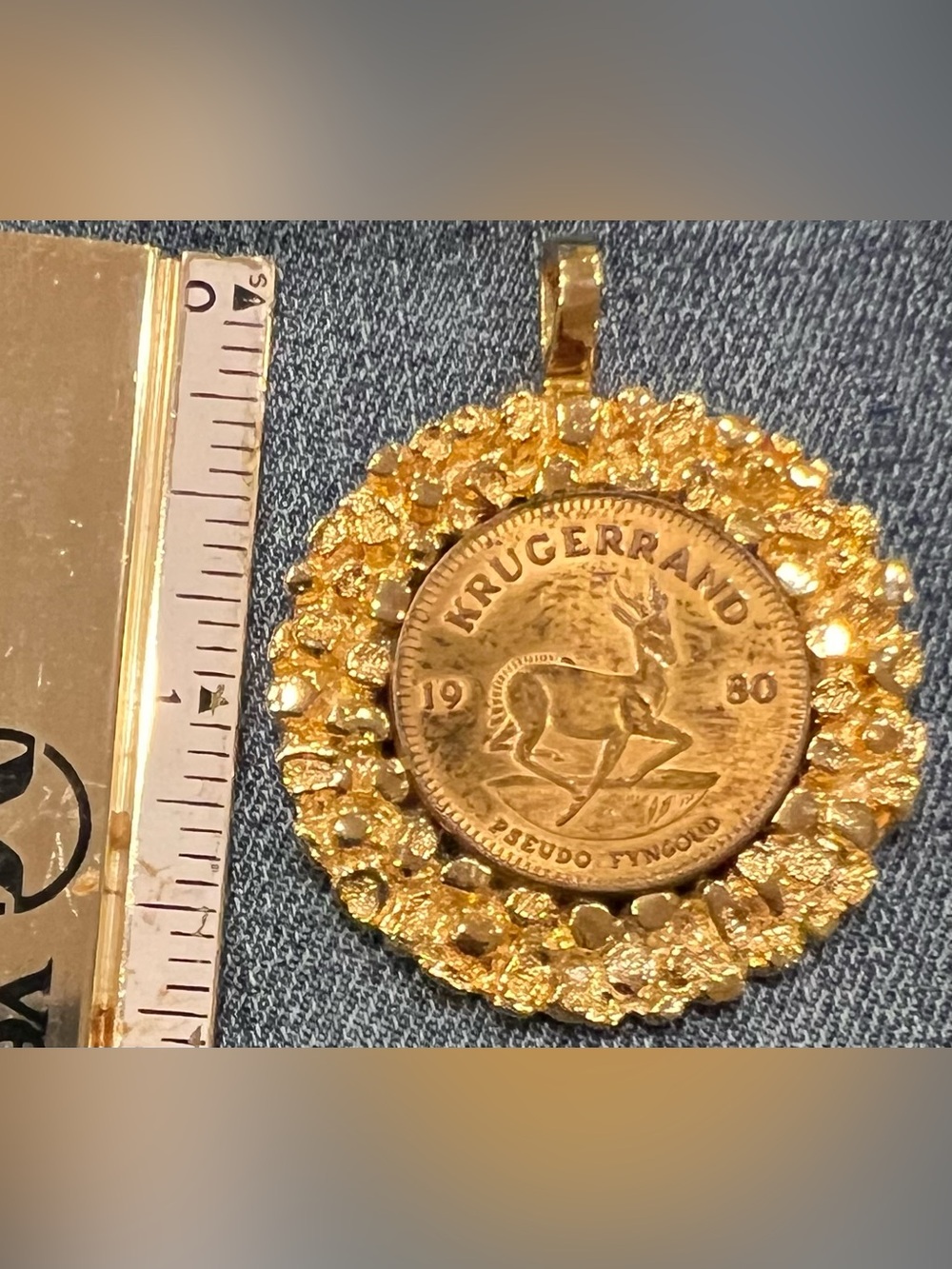 VTG 1980 PSEUDO "GOLD" FYNGOUD KRUGERRAND SOUTH AFRICA PENDANT COIN TOKEN